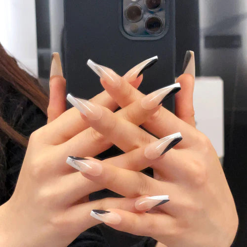 Gold finger Trendy nails. GD02