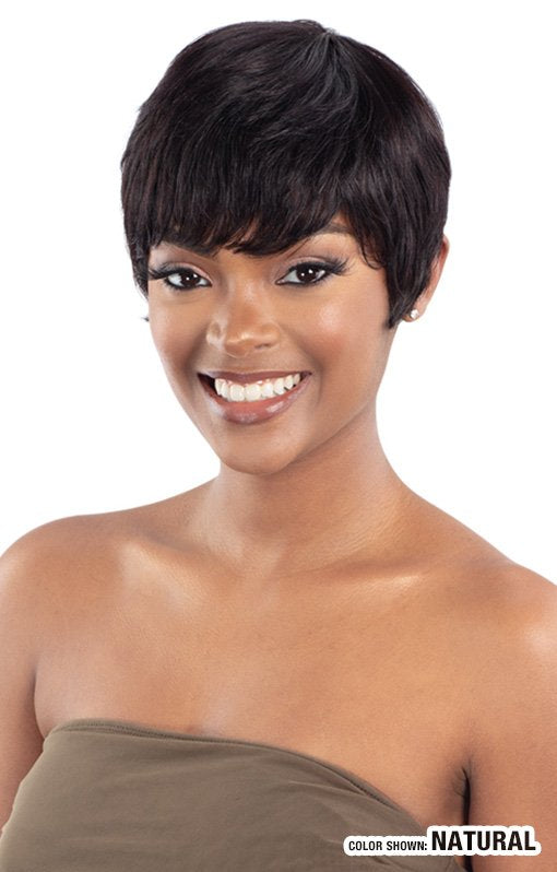 MODEL MODEL PREMIUM WIG. ROMINA