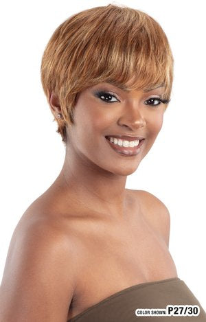 MODEL MODEL PREMIUM WIG. ROMINA