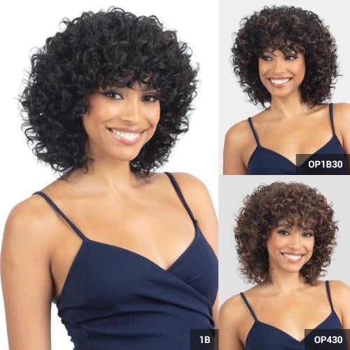 Model model Clair human blend wig. BB-011