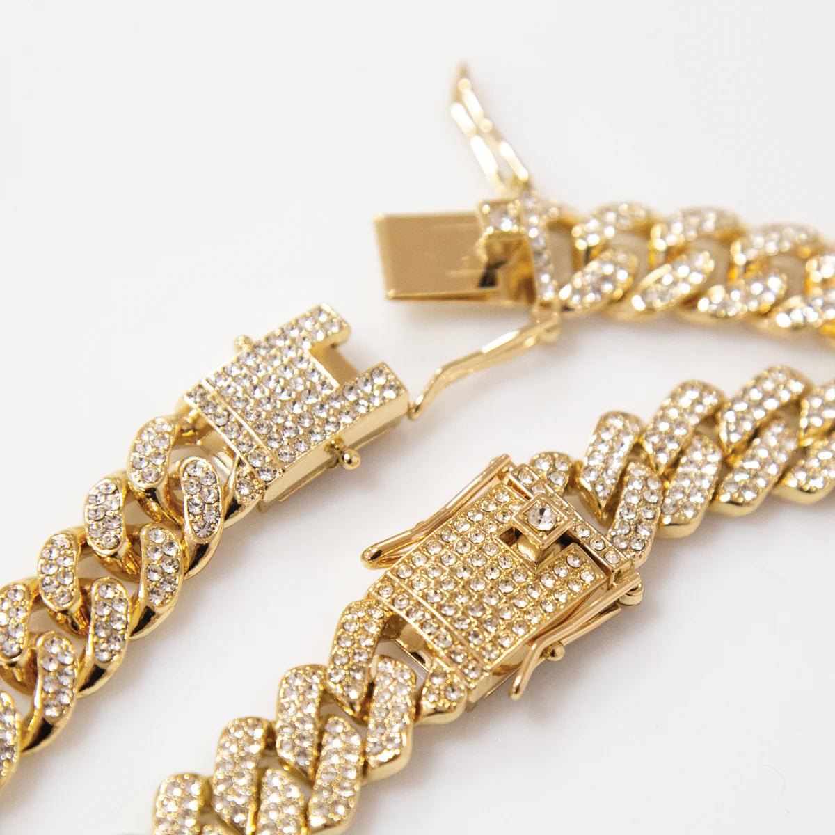 Joy Jewelry Cuban chain necklace. 24”