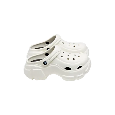 Red by Kiss air clogs/CROCS