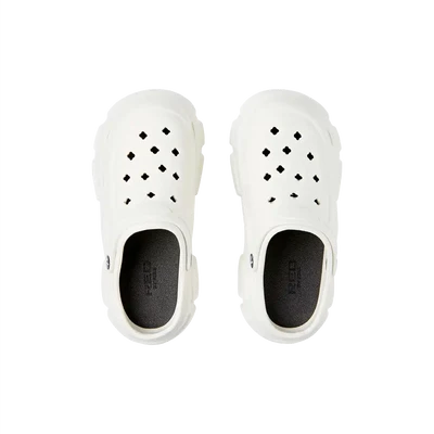 Red by Kiss air clogs/CROCS